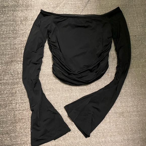 Corey off the shoulder gathered top - Picture 2 of 6